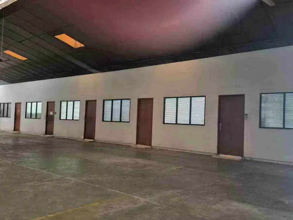 Dijual Gudang Jalan Yos Sudarso Rapih