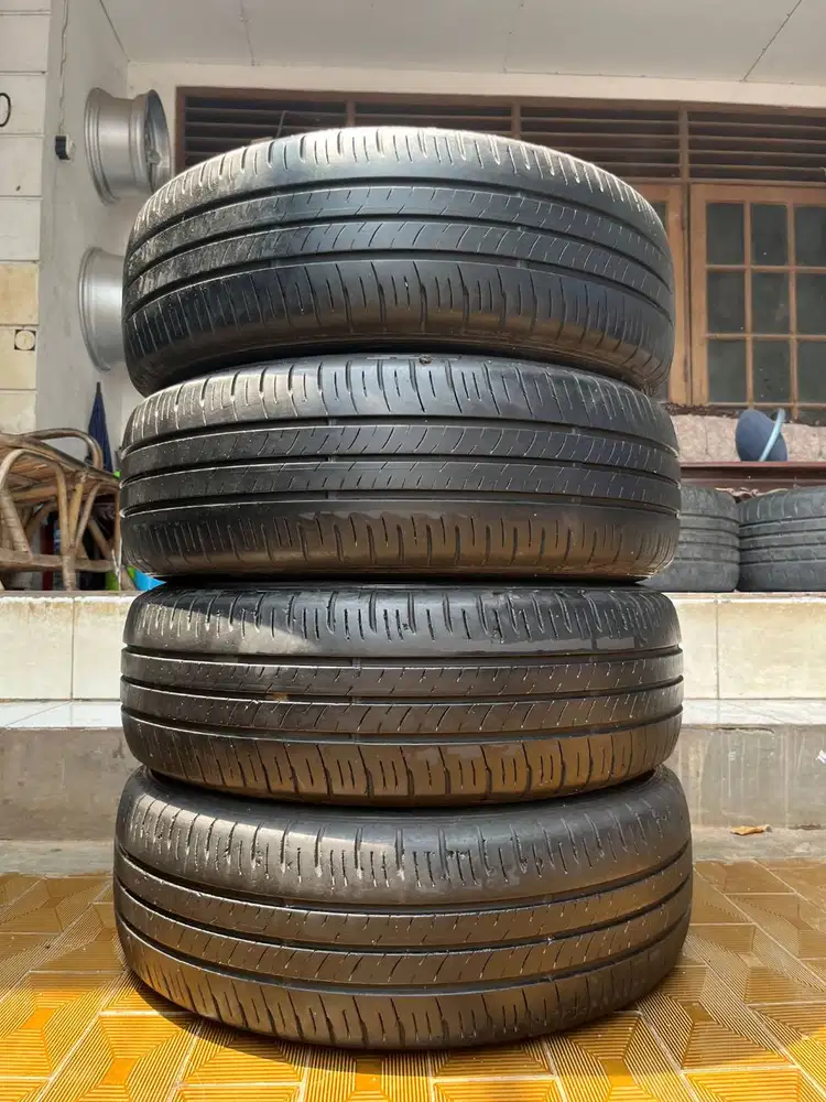 Ban Dunlop Enasave Ec300 205 65 r16 4Pcs