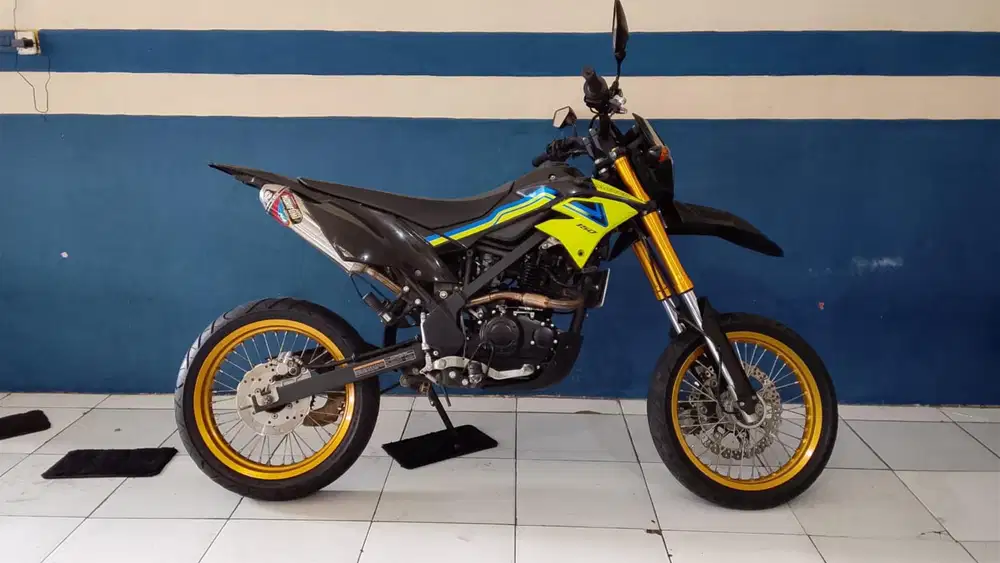 (Jual cepat) kawasaki D-tracker 2024 mewah full orisinil