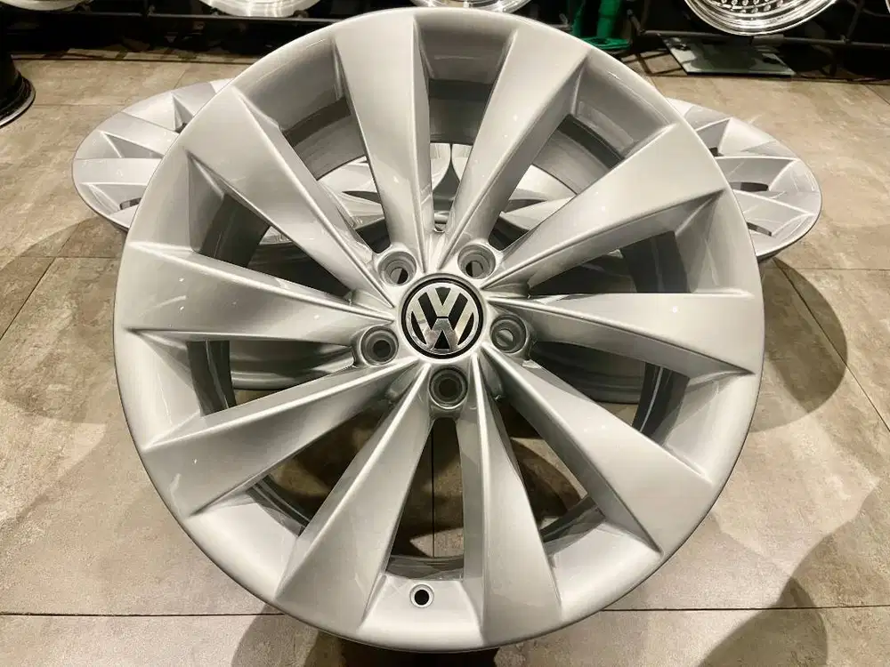 Velg OEM VW Scirocco Interlago, R-18, Lebar 8, PCD 5x112