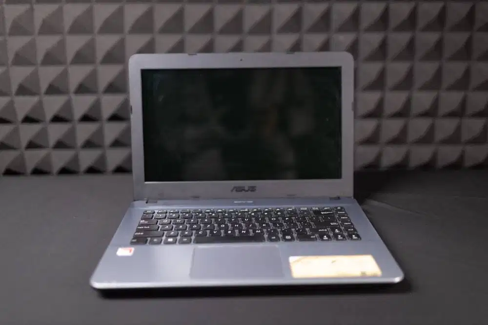 Laptop asus kondisi bekas