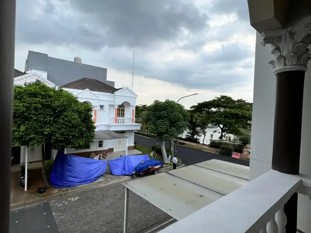 Rumah Di Green Lake City Luas 8x15 2 Lantai Berikut AC 5 Unit