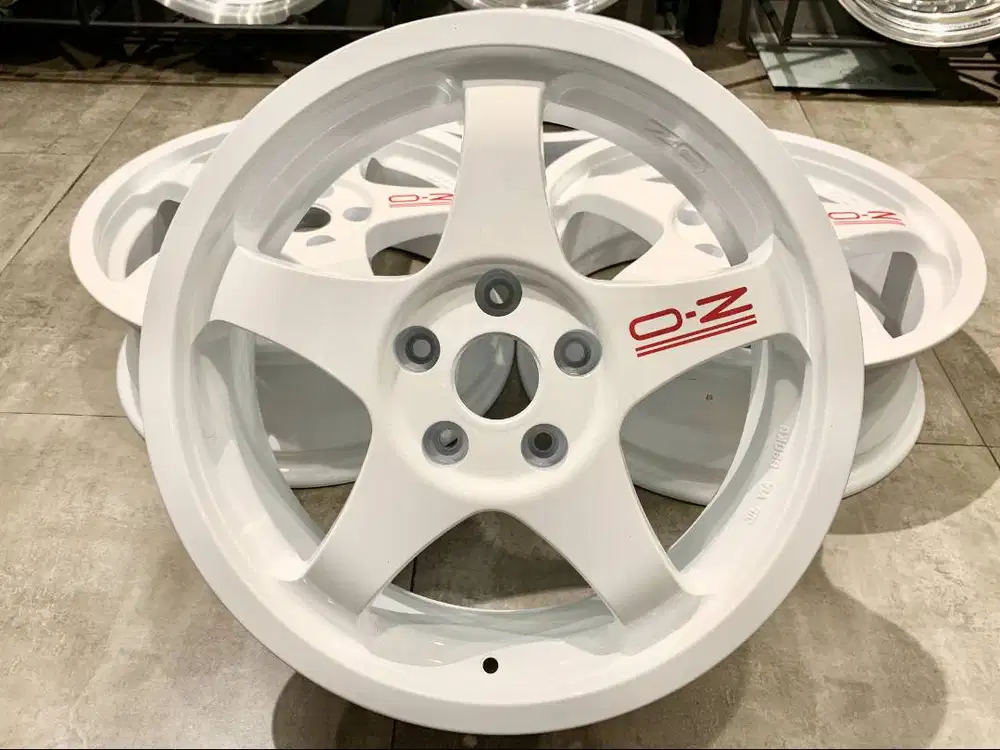 Velg OZ Chrono Original, R-17, Lebar 6.5, PCD 5x114