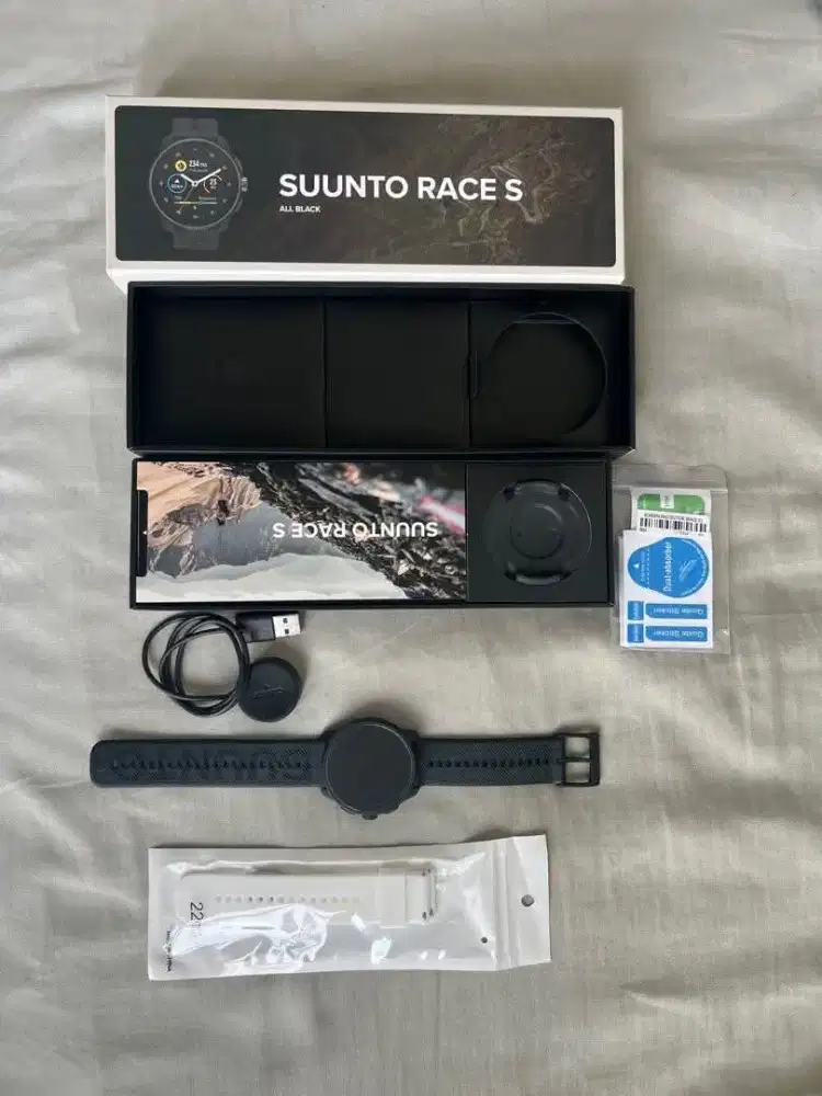 Suunto race s all black