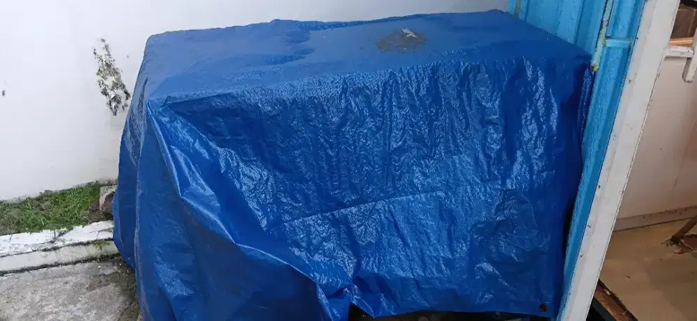 Meja ukuran 160 cm x 50 cm