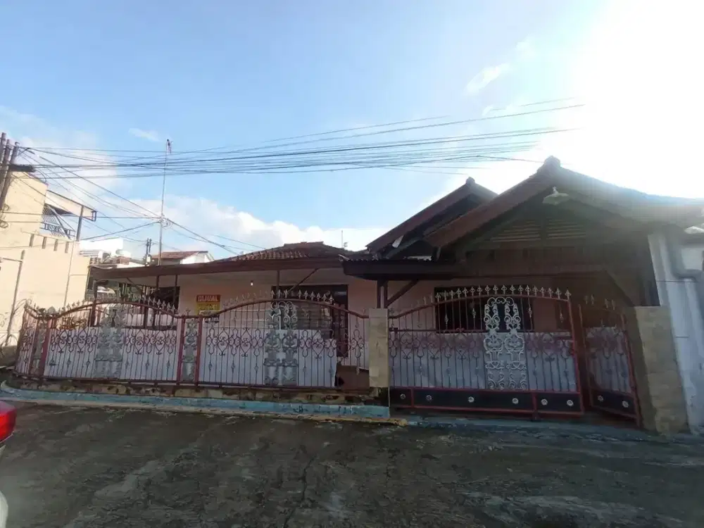 Rumah Luas Tanah 198 m² Harga 1 M-an! Cocok Hunian / Investasi di Area Strategis