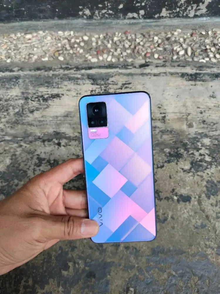 vivo v21 8/128 GB