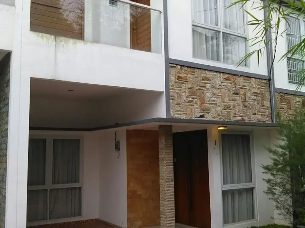 Dijual Rumah Siap Pakai 4 Br Luas 140M2 Sangat Nyaman dan Terawat, Jagakarsa Jaksel