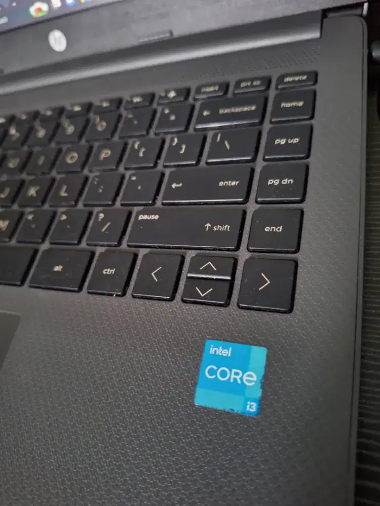 Bismillah dijual laptop hp slim core i3gen11 baterai 3jam siap pakai