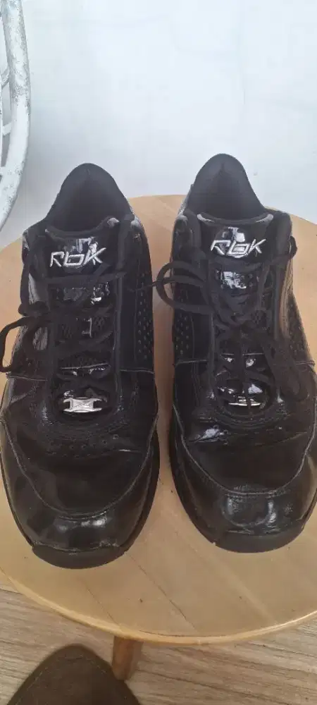 Sepatu reebok original size 44