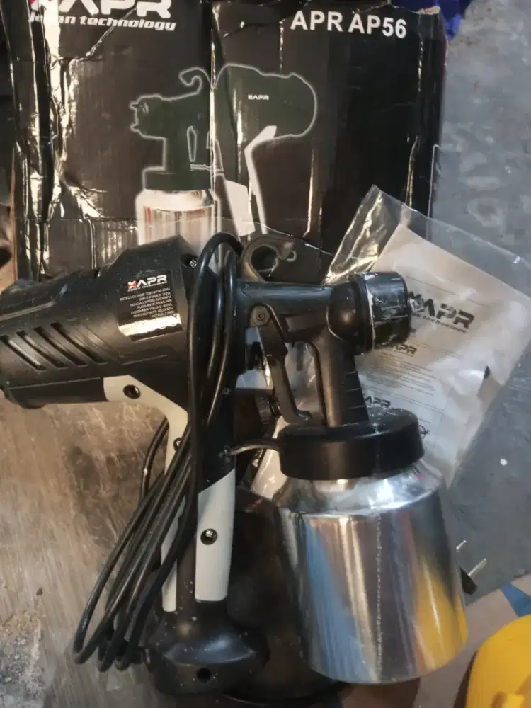 Cat semprot listrik apr