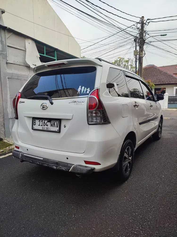 Daihatsu Xenia M 1.0 sporty manual tahun 2015 nik 14 putih nopol Genap