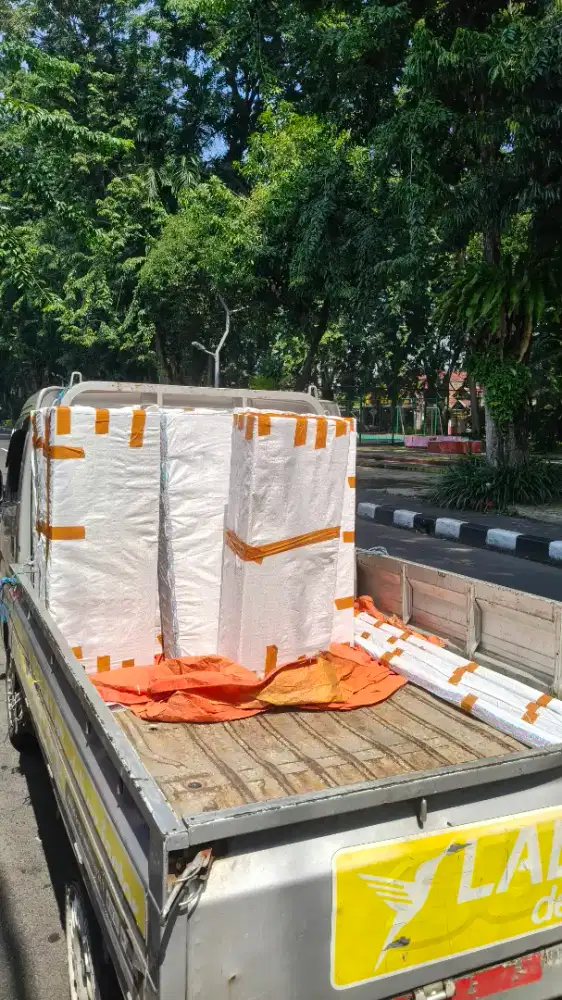 Rak besi siku lubang ramping