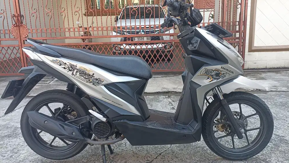 Honda beat street led tahun 2022.