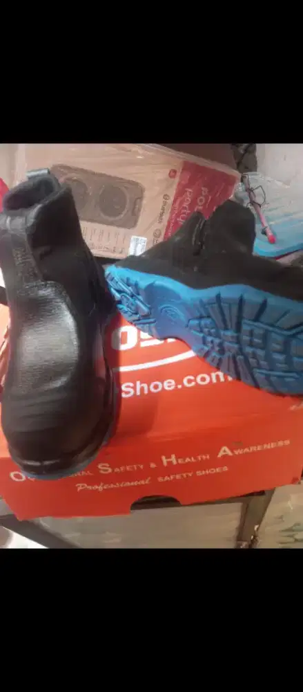 Sepatu safety UK 41