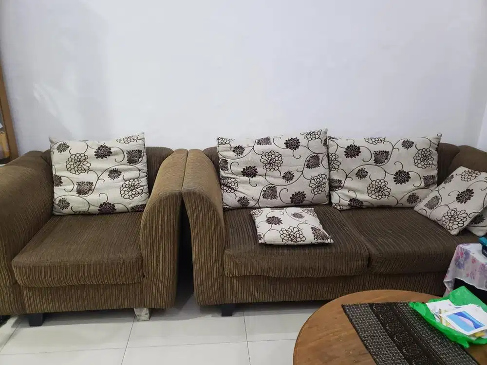Jual Sofa dan meja bekas