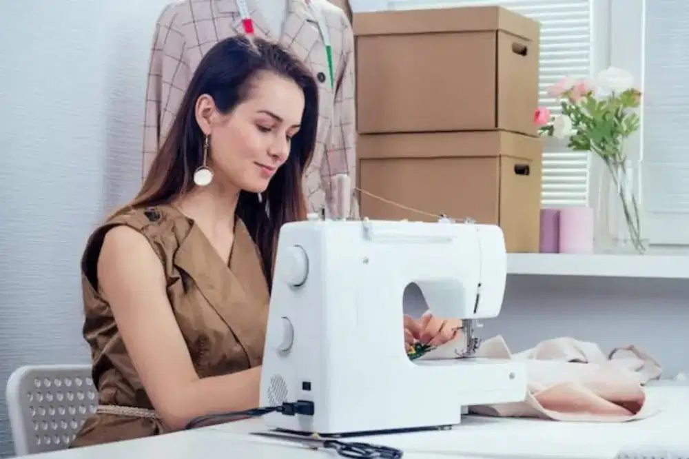 Dicari Penjahit Kain Kasur Wanita