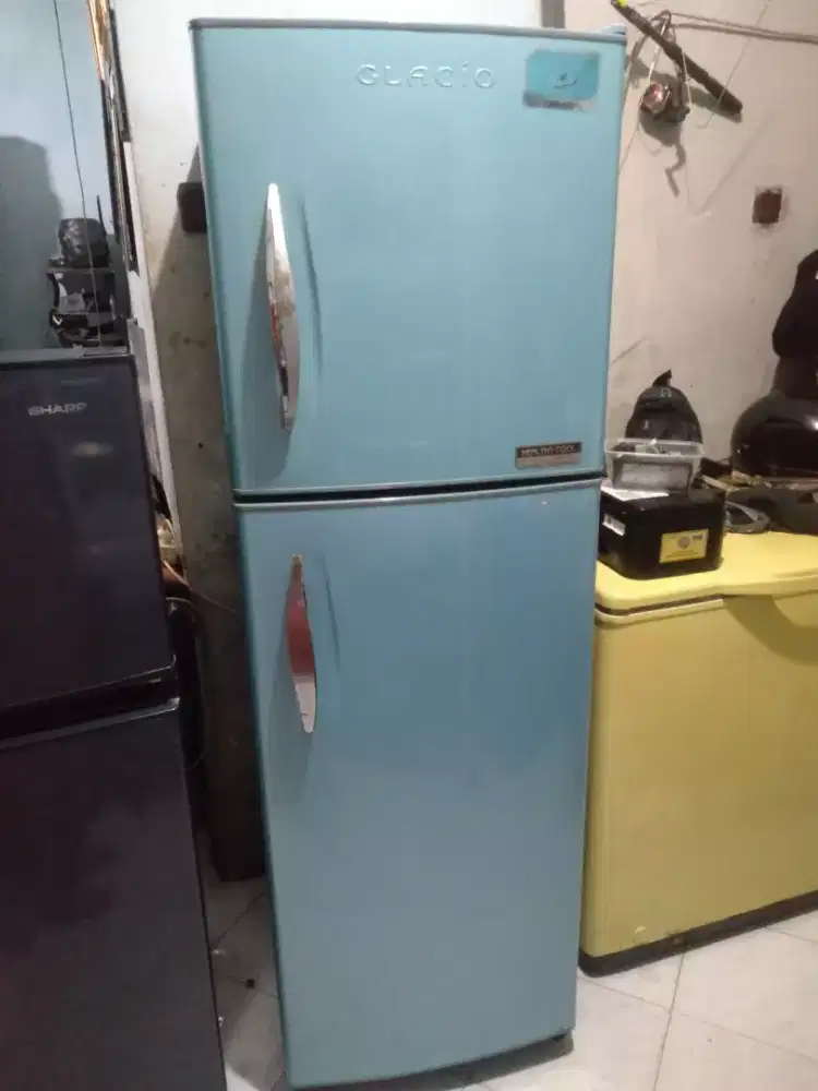 Kulkas Toshiba normal