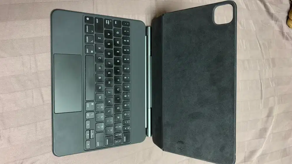 Ipad magic keyboard untuk ipad pro 11 inch