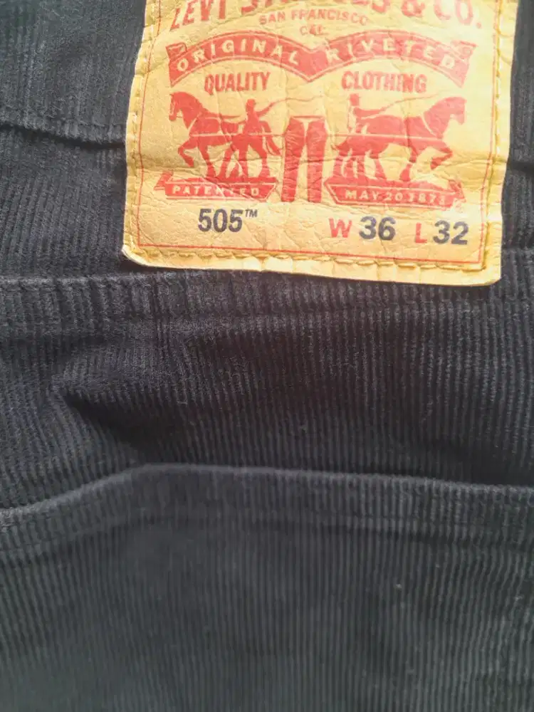Levis Strauss & Co 505  W36  L32 Black  Colour Kondisi 80%