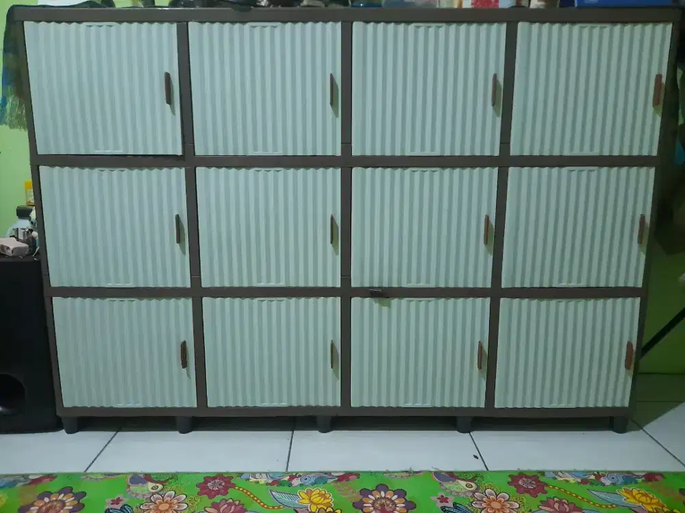 DIJUAL CEPAT!!
Lemari plastik kondisi LIKE NEW