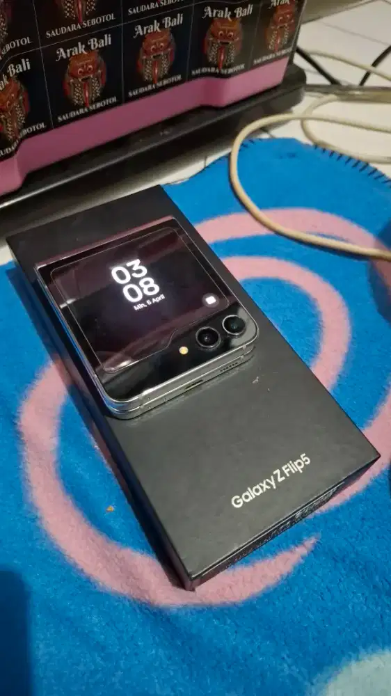 Samsung galaxy z flip 5 8/512 fullset second minus