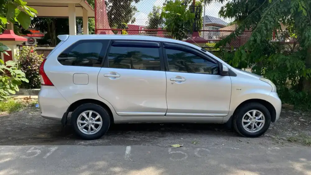 Dijual avanza 1.3 G MT tangan 1