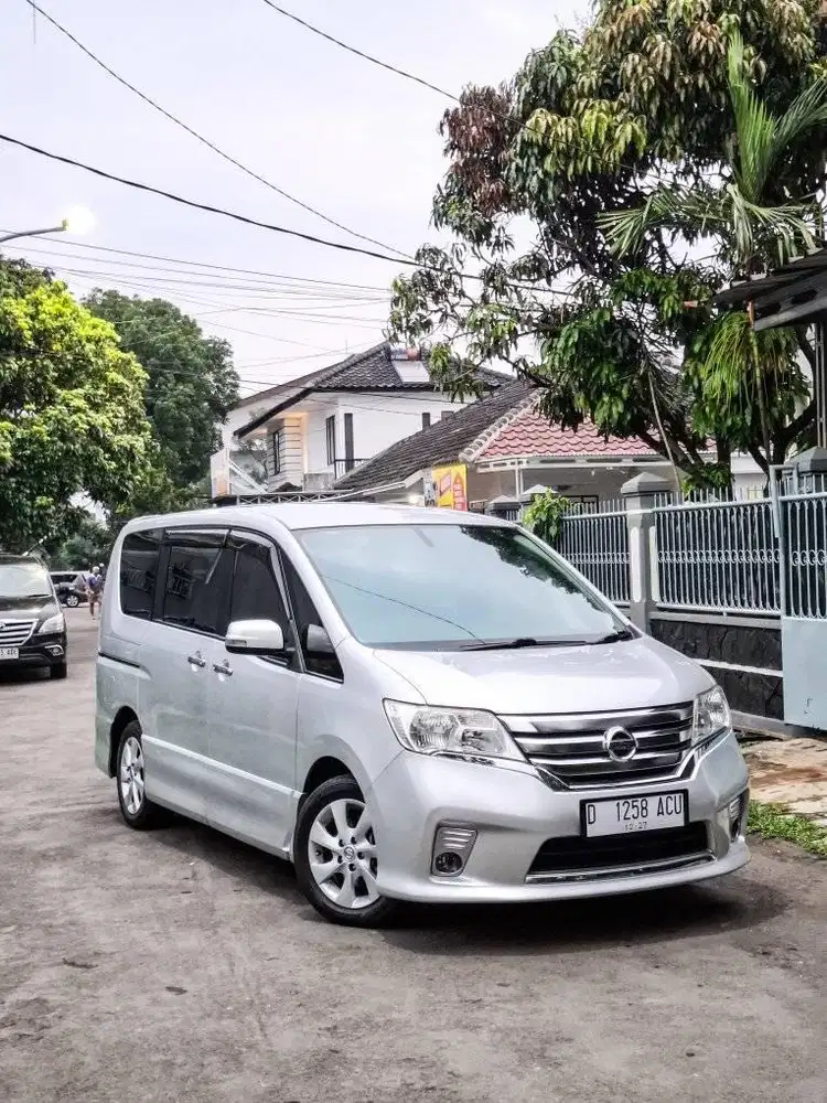 Nissan serena Hws C26 2014