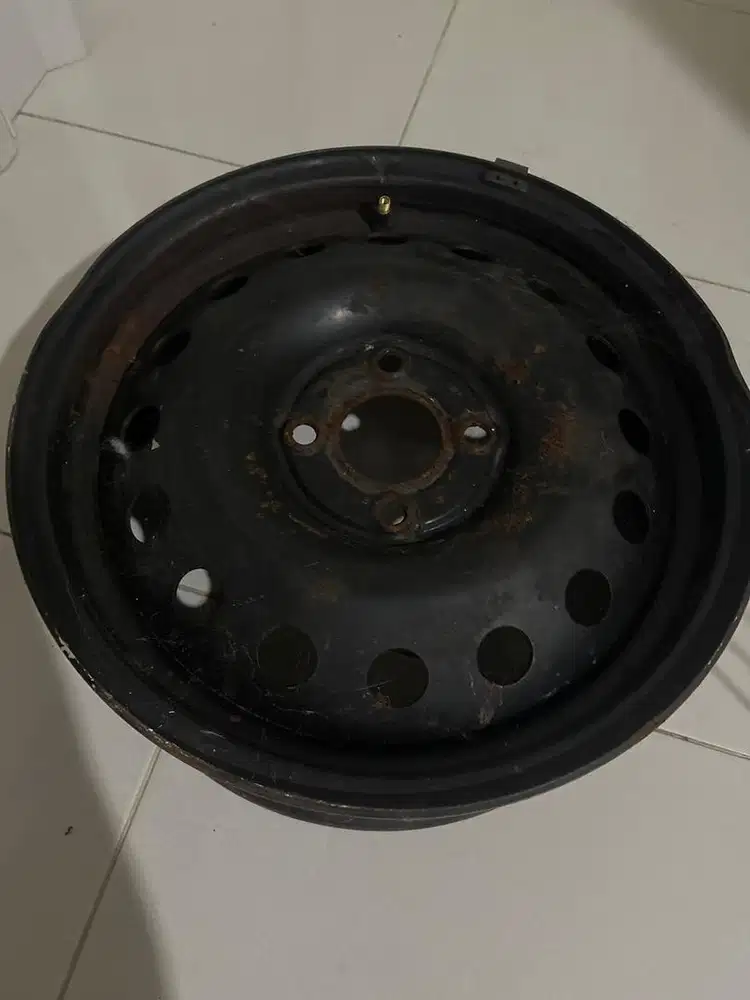 Pelek serep cadangan