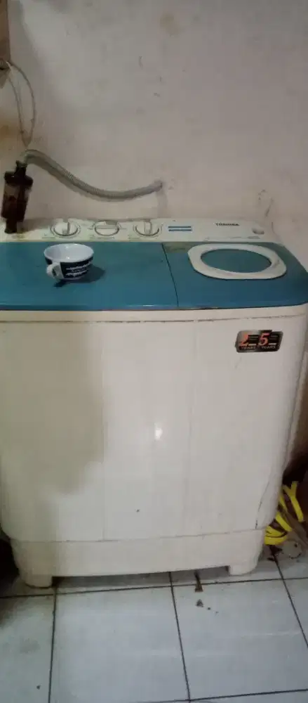 Mesin cuci 2tabung thosiba