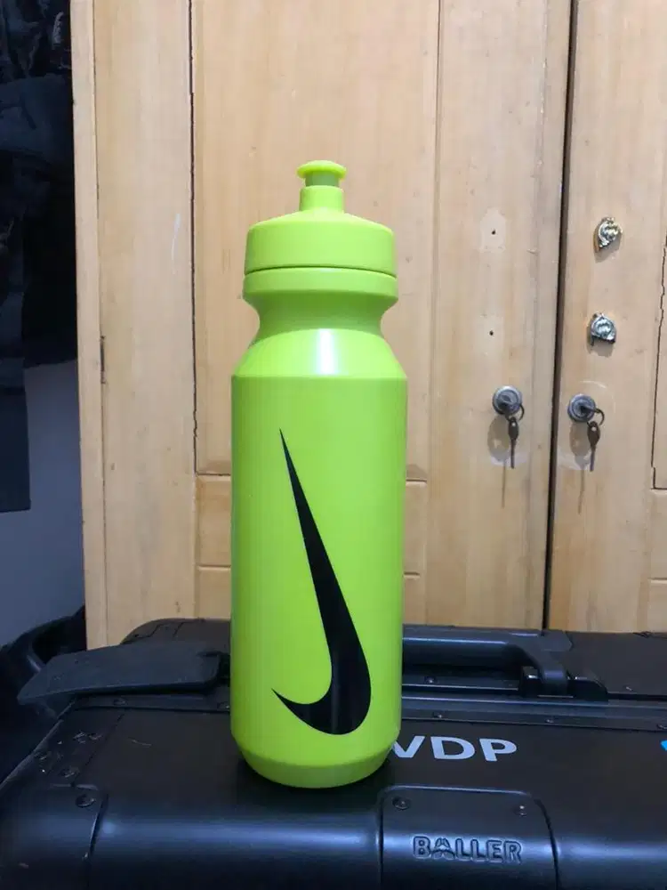 Botol Minum merek Nike
