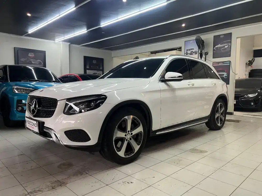 Grade A++ Odo 27k KM Mercedes Benz GLC250 AT 4Matic Amg 2017 Murah
