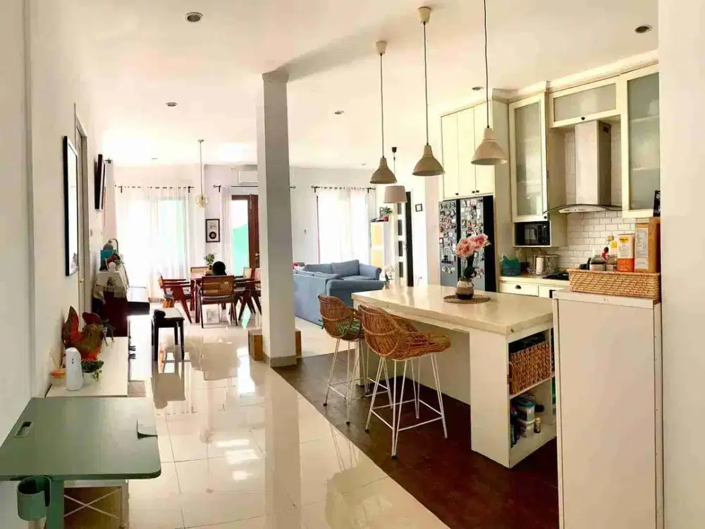 Dijual Rumah Modern minimalis 4 Kamar Tidur, Ciracas. Jakarta Timur