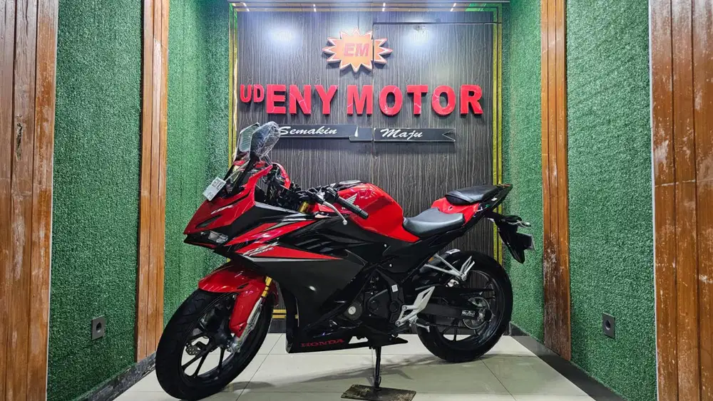 UD ENY MOTOR - Honda CBR 150 thn 2024 fresh