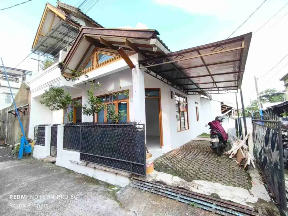 Rumah 2 lantai harga 599jt di hoek dekat pusat kuliner di Riung Bandung