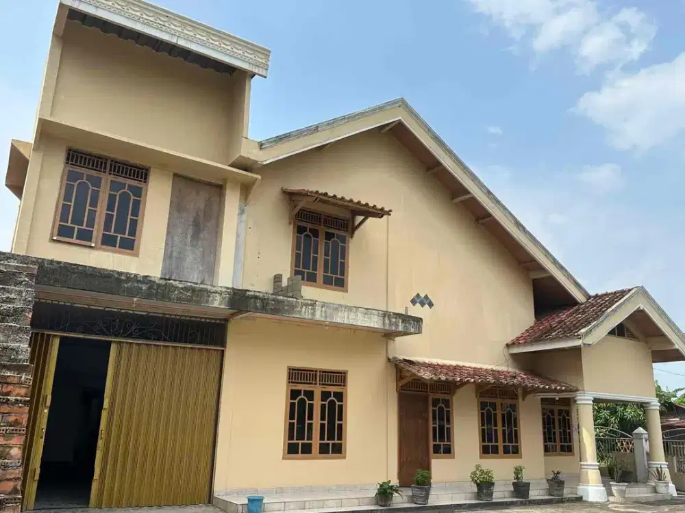 DIJUAL RUMAH + HALAMAN LUAS — MACAN KUMBANG, PALEMBANG