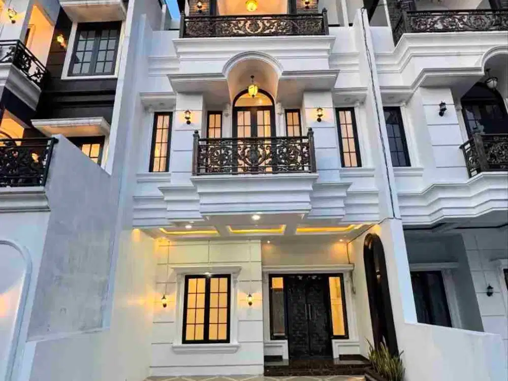 Rumah Baru Dan Mewah Di Dalam Cluster, Lokasi Pinggir Jalan Raya Utama, Dekat Dengan Fasilitas Umum.