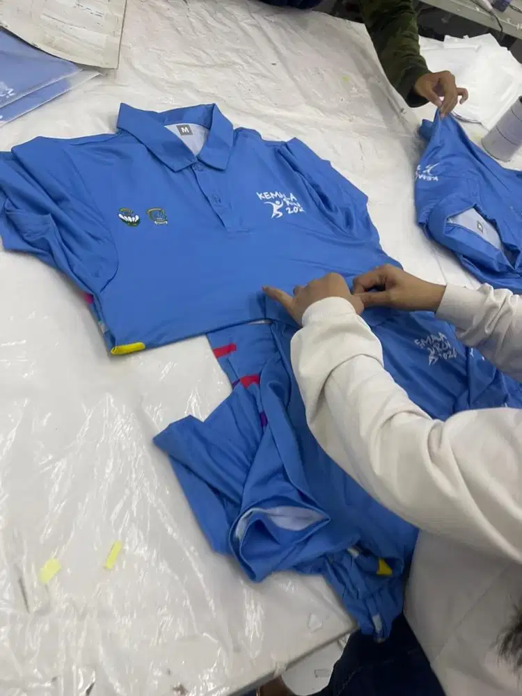 Tim Quality Control , buang Benang