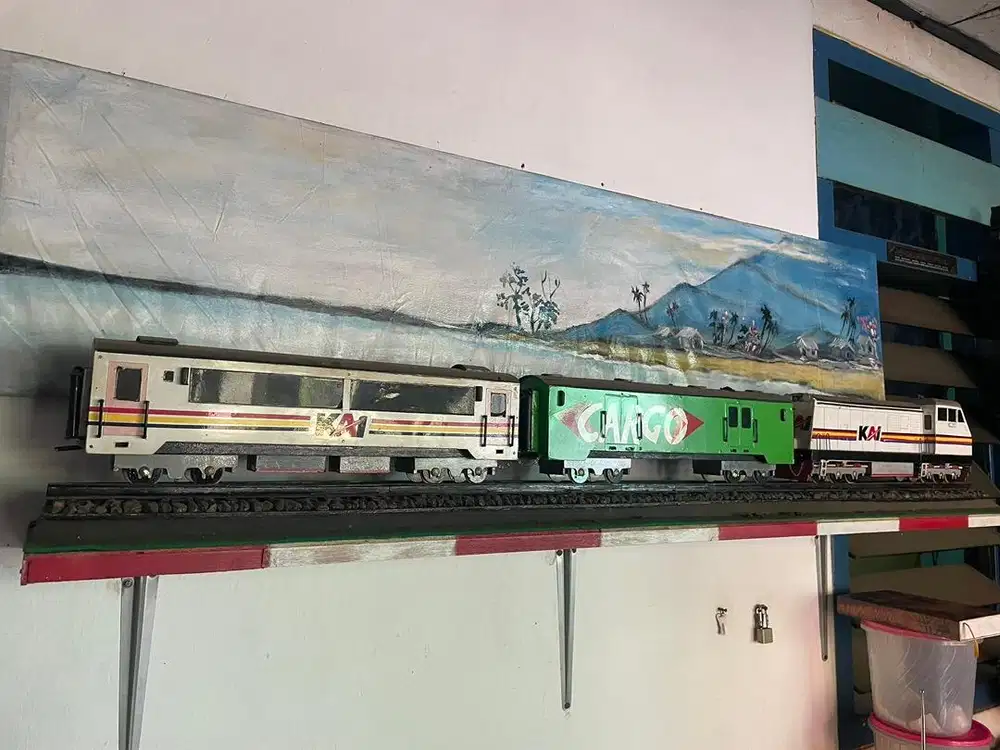 miniatur kereta api