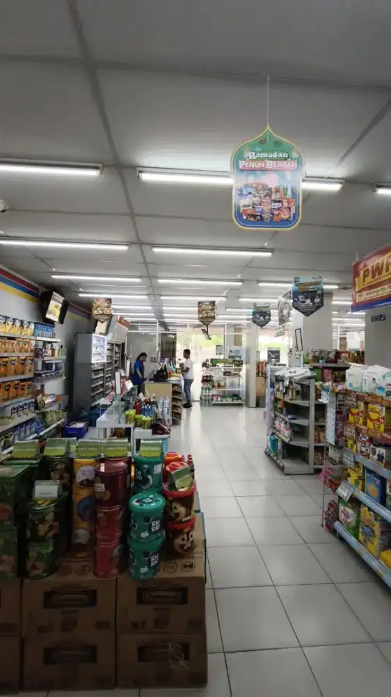 TEMPAT USAHA LEBAR PARKIR LUAS RAMAI SIDOARJO KOMERSIAL AREA STRATEGIS