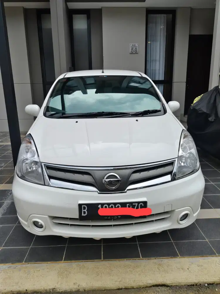 Nissan Grand livina 2012 Bensin