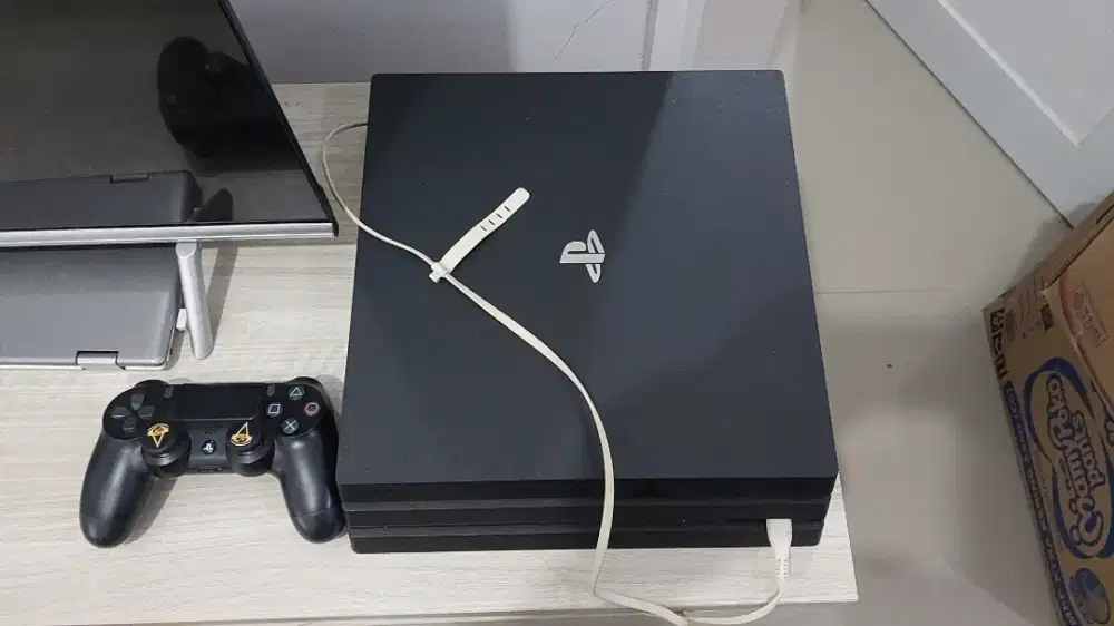 PS4 PRO 1TB JET BLACK ORIGINAL FIRMWARE SERI 70