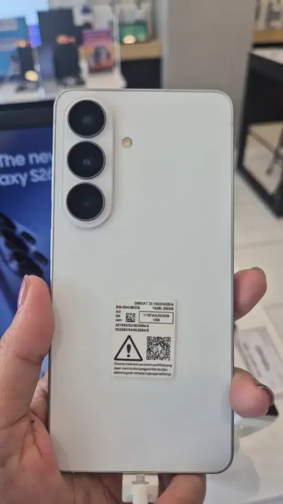 Samsung galaxy S26 free adaptor