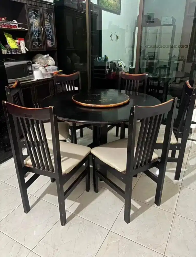Meja makan 6 kursi kayu