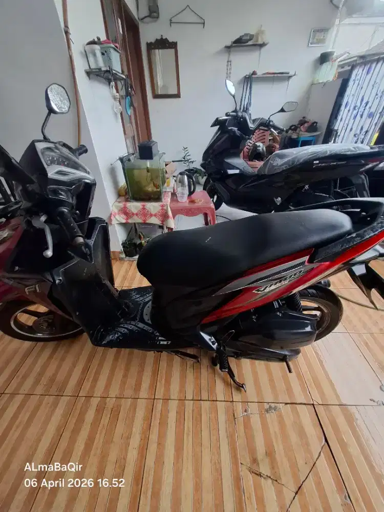 Di jual vario kzr 2013 baca diskrip dulu kalo mau nanya nanya