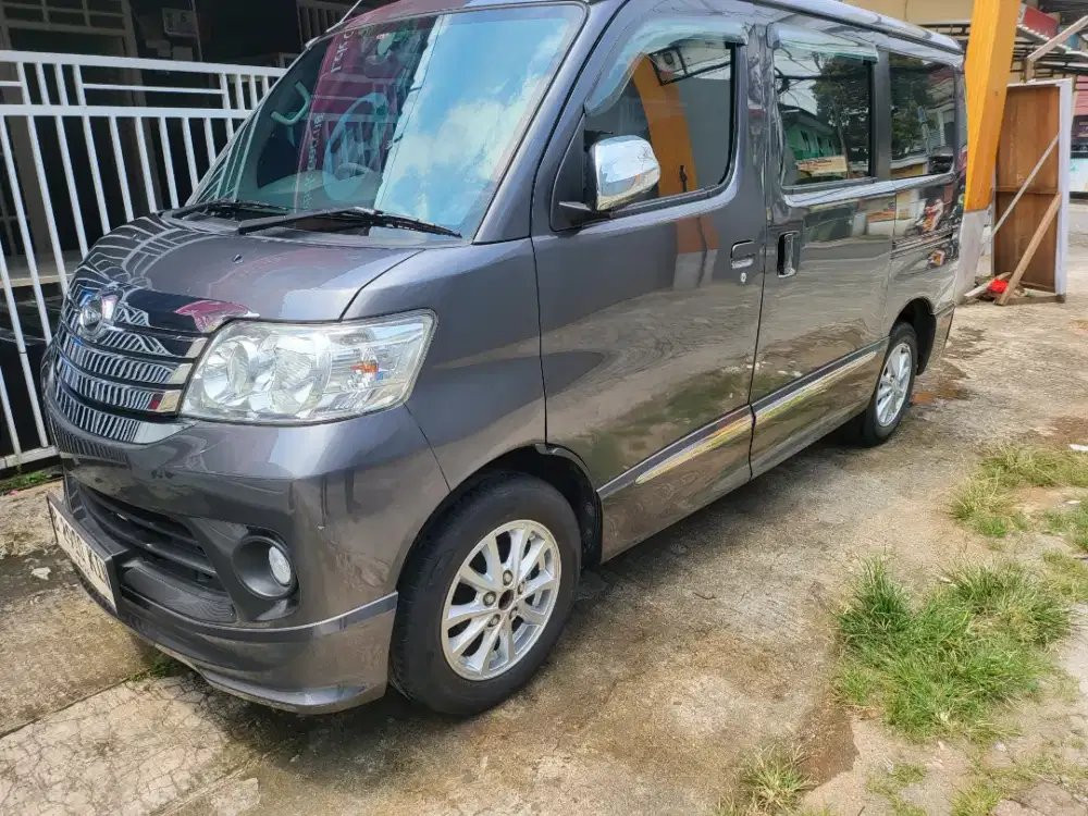 Di jual mobil daihatsu luxio