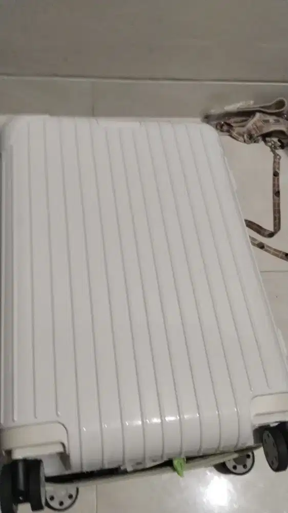 KOPER RIMOWA WARNA PUTIH