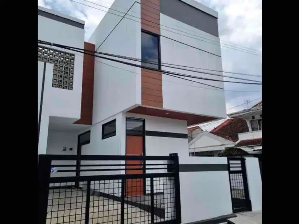 RUMAH BARU 2 LANTAI DI MARGAHAYU RAYA KOTA BANDUNG