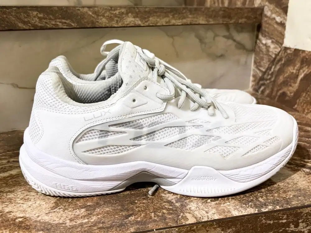 Sepatu padel NOX AT10 LUX all white Preloved