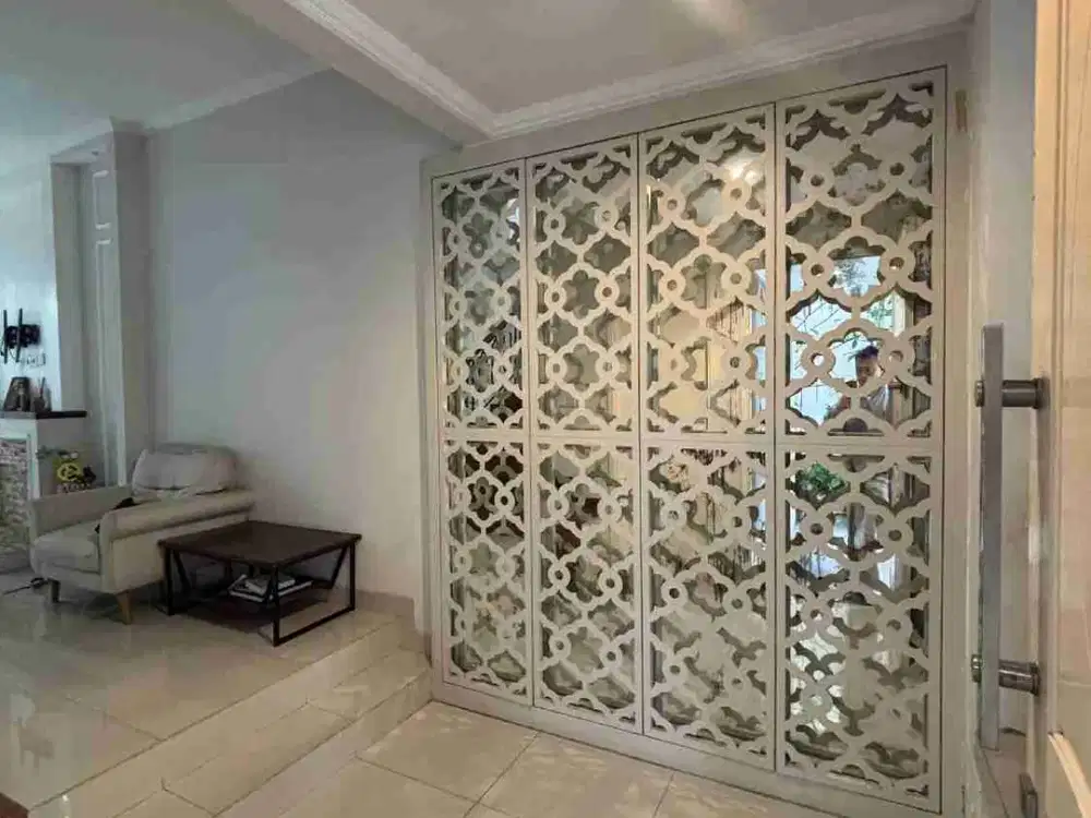 Disewakan Rumah Super Cakep di whitsand Greenwhich dekat area Kuliner